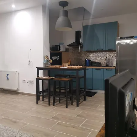 Emily Apartman Cavle